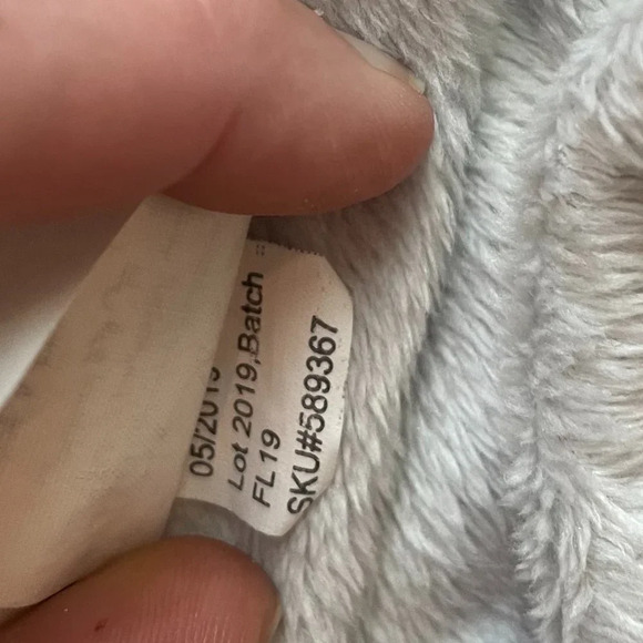 Pottery Barn Faux Fur Hooded Robe with belt Sz M - Picture 4 of 4